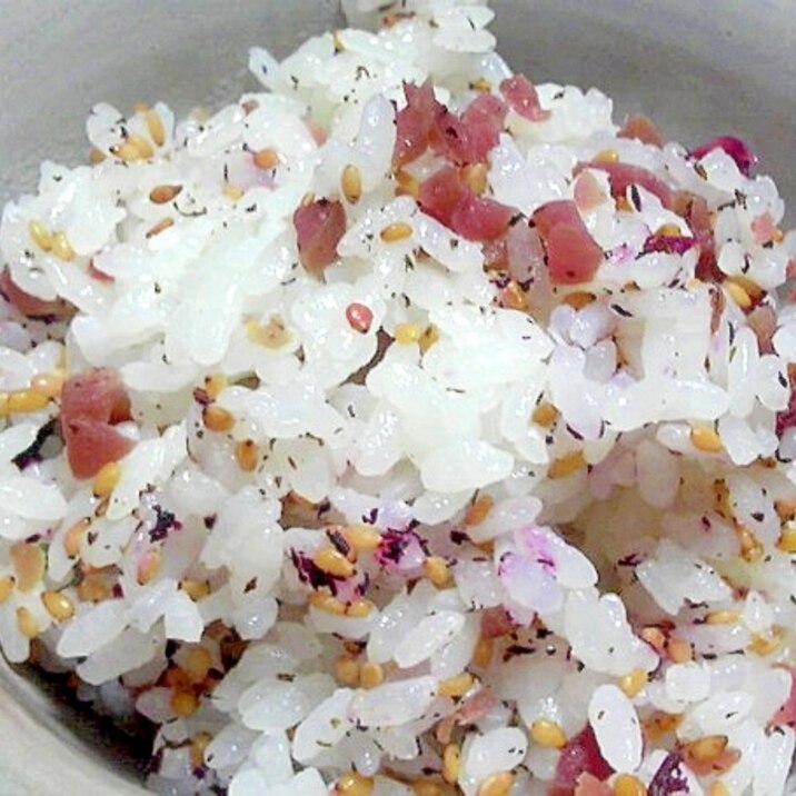 夏にオススメ カリカリ梅とシソの混ぜご飯 レシピ 作り方 By デラみーやん 楽天レシピ 夏にオススメ カリカリ梅とシソの混ぜご飯 レシピ 作り方 By デラみーやん 楽天レシピ